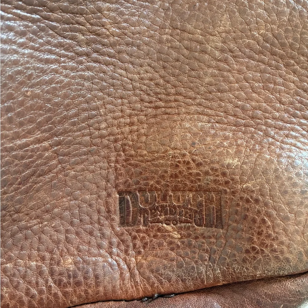 Duluth Co. brown leather messenger bag - Picture 3 of 8